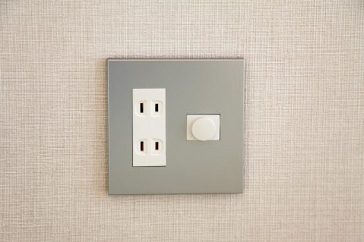 これは漏電？調べ方は？チェック法と原因に沿った対処で安全に解決！